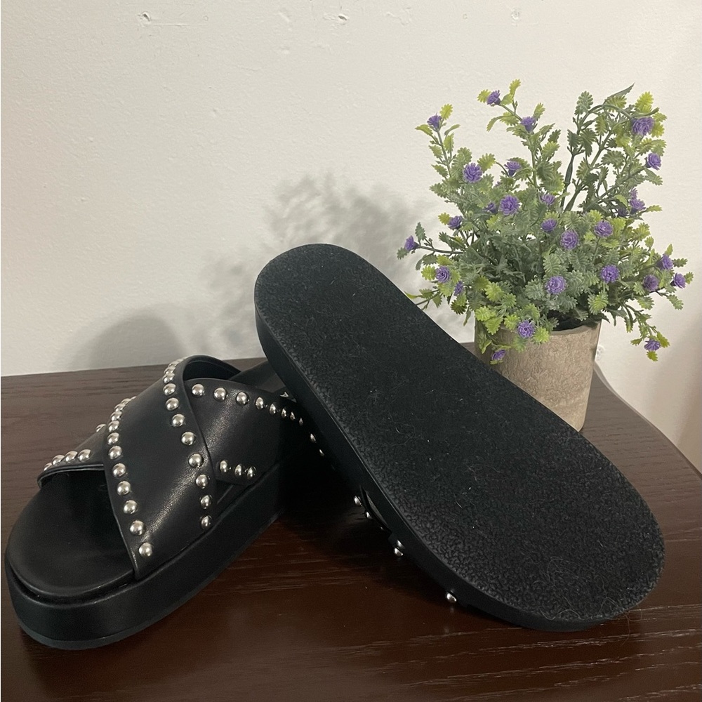 Sandals - Picture 5 of 6